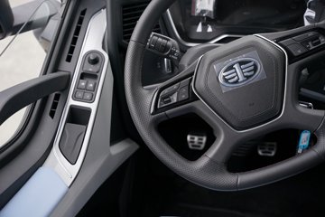 һ�����J6 PRO 12.5L LNG 500���� 6X4 һ�����12�� ǣ����ͼƬ