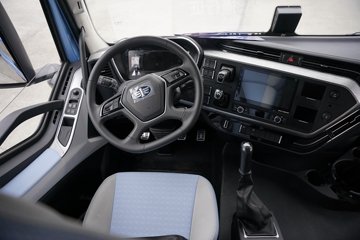 һ�����J6 PRO 12.5L LNG 500���� 6X4 һ�����12�� ǣ����ͼƬ