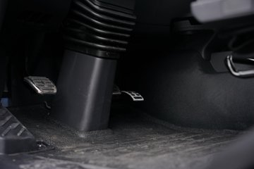 һ�����J6 PRO 12.5L LNG 500���� 6X4 һ�����12�� ǣ����ͼƬ