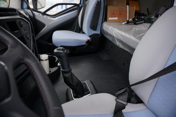 һ�����J6 PRO 12.5L LNG 500���� 6X4 һ�����12�� ǣ����ͼƬ