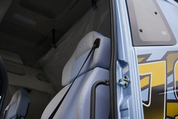 һ�����J6 PRO 12.5L LNG 500���� 6X4 һ�����12�� ǣ����ͼƬ