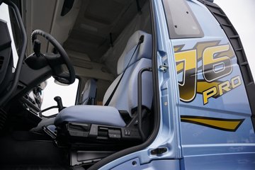 һ�����J6 PRO 12.5L LNG 500���� 6X4 һ�����12�� ǣ����ͼƬ