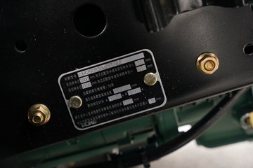 һ�����J6 PRO 12.5L LNG 500���� 6X4 һ�����12�� ǣ����ͼƬ