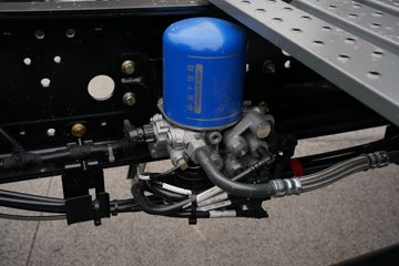 һ�����J6 PRO 12.5L LNG 500���� 6X4 һ�����12�� ǣ����ͼƬ