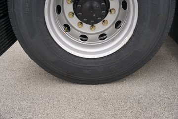 һ�����J6 PRO 12.5L LNG 500���� 6X4 һ�����12�� ǣ����ͼƬ