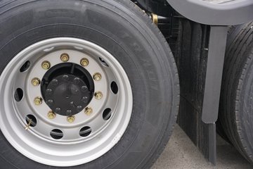 һ�����J6 PRO 12.5L LNG 500���� 6X4 һ�����12�� ǣ����ͼƬ