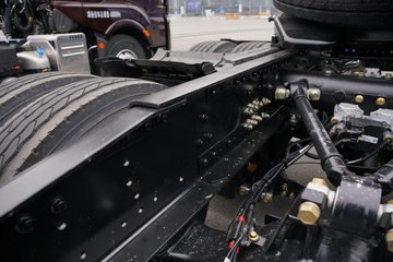 һ�����J6 PRO 12.5L LNG 500���� 6X4 һ�����12�� ǣ����ͼƬ