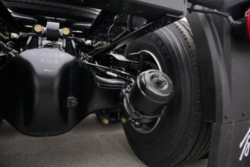 һ�����J6 PRO 12.5L LNG 500���� 6X4 һ�����12�� ǣ����ͼƬ