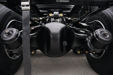 һ�����J6 PRO 12.5L LNG 500���� 6X4 һ�����12�� ǣ����ͼƬ