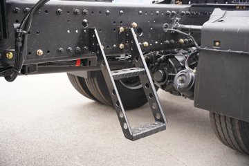 һ�����J6 PRO 12.5L LNG 500���� 6X4 һ�����12�� ǣ����ͼƬ