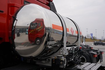 һ�����J6 PRO 13.2L LNG 530���� 6X4 һ�����12�� Σ��Ʒǣ����ͼƬ