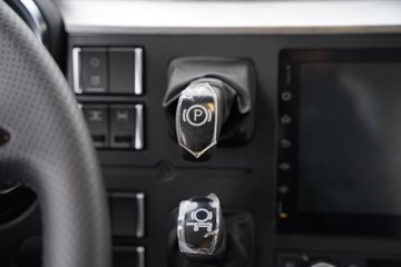 һ�����J6 PRO 12.5L���� 540���� 6X4 һ�����12�� AMT�Զ��� ǣ����ͼƬ