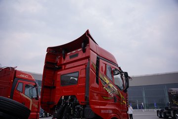 һ�����J6 PRO 11.1L���� 460���� 4X2 һ�����12�� ǣ����ͼƬ