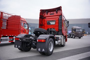 һ�����J6 PRO 11.1L���� 460���� 4X2 һ�����12�� ǣ����ͼƬ