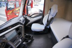 一汽解放J6 PRO 11.1L柴油 460马力 4X2 一汽解放12档 牵引车