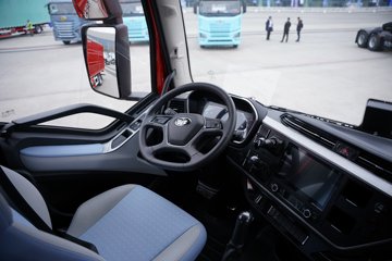 һ�����J6 PRO 11.1L���� 460���� 4X2 һ�����12�� ǣ����ͼƬ