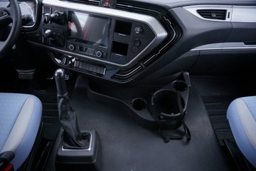 һ�����J6 PRO 11.1L���� 460���� 4X2 һ�����12�� ǣ����ͼƬ