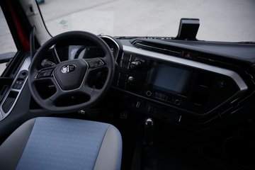 һ�����J6 PRO 11.1L���� 460���� 4X2 һ�����12�� ǣ����ͼƬ