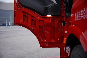 һ�����J6 PRO 11.1L���� 460���� 4X2 һ�����12�� ǣ����ͼƬ