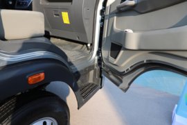 星蓝Max&nbsp;电动载货车驾驶室图片