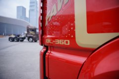 一汽解放J6G 领航版 7.8L柴油 360马力 4X2 一汽解放10档 6.75米排半仓栅式载货车 一汽解放J6G 领航版 7.8L柴油 360马力 4X2 一汽解放10档 6.75米排半仓栅式载货车