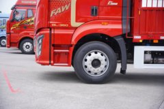 一汽解放J6G 领航版 7.8L柴油 360马力 4X2 一汽解放10档 6.75米排半仓栅式载货车 一汽解放J6G 领航版 7.8L柴油 360马力 4X2 一汽解放10档 6.75米排半仓栅式载货车