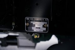 一汽解放J6G 领航版 7.8L柴油 360马力 4X2 一汽解放10档 6.75米排半仓栅式载货车 一汽解放J6G 领航版 7.8L柴油 360马力 4X2 一汽解放10档 6.75米排半仓栅式载货车