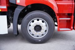 一汽解放J6G 领航版 7.8L柴油 360马力 4X2 一汽解放10档 6.75米排半仓栅式载货车 一汽解放J6G 领航版 7.8L柴油 360马力 4X2 一汽解放10档 6.75米排半仓栅式载货车