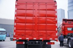 一汽解放J6G 领航版 7.8L柴油 360马力 4X2 一汽解放10档 6.75米排半仓栅式载货车 一汽解放J6G 领航版 7.8L柴油 360马力 4X2 一汽解放10档 6.75米排半仓栅式载货车