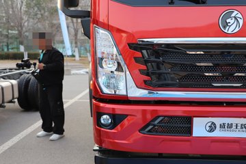 �й������ɶ����ó�V3-X 4.1L���� 200���� 4X2 ��ʿ��8�� 3.8���Ű���ж��ͼƬ