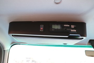 �й������ɶ����ó�V3-X 4.1L���� 200���� 4X2 ��ʿ��8�� 3.8���Ű���ж��ͼƬ