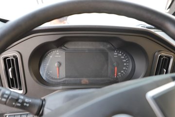 �й������ɶ����ó�V3-X 4.1L���� 200���� 4X2 ��ʿ��8�� 3.8���Ű���ж��ͼƬ