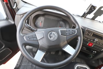 �й������ɶ����ó�V3-X 4.1L���� 200���� 4X2 ��ʿ��8�� 3.8���Ű���ж��ͼƬ