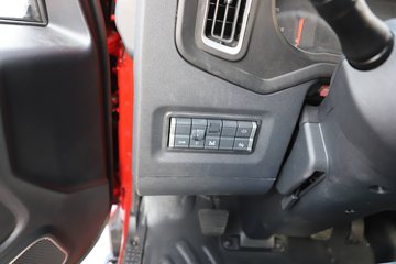 �й������ɶ����ó�V3-X 4.1L���� 200���� 4X2 ��ʿ��8�� 3.8���Ű���ж��ͼƬ