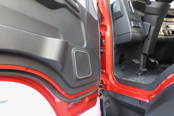 �й������ɶ����ó�V3-X 4.1L���� 200���� 4X2 ��ʿ��8�� 3.8���Ű���ж��ͼƬ
