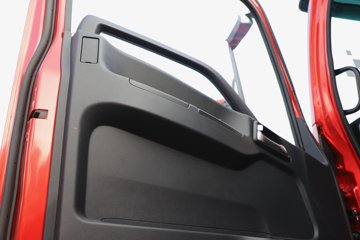 �й������ɶ����ó�V3-X 4.1L���� 200���� 4X2 ��ʿ��8�� 3.8���Ű���ж��ͼƬ