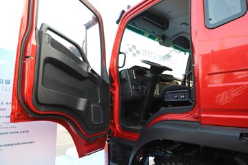 �й������ɶ����ó�V3-X 4.1L���� 200���� 4X2 ��ʿ��8�� 3.8���Ű���ж��ͼƬ