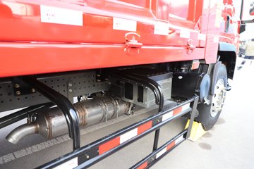 �й������ɶ����ó�V3-X 4.1L���� 200���� 4X2 ��ʿ��8�� 3.8���Ű���ж��ͼƬ