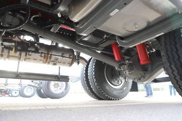 �й������ɶ����ó�V3-X 4.1L���� 200���� 4X2 ��ʿ��8�� 3.8���Ű���ж��ͼƬ