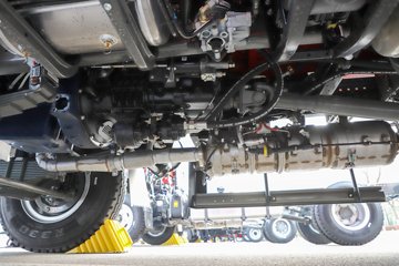 �й������ɶ����ó�V3-X 4.1L���� 200���� 4X2 ��ʿ��8�� 3.8���Ű���ж��ͼƬ