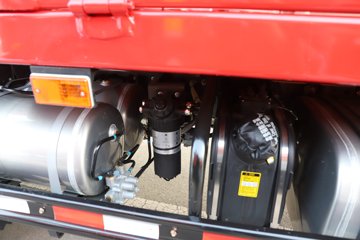 �й������ɶ����ó�V3-X 4.1L���� 200���� 4X2 ��ʿ��8�� 3.8���Ű���ж��ͼƬ