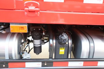 �й������ɶ����ó�V3-X 4.1L���� 200���� 4X2 ��ʿ��8�� 3.8���Ű���ж��ͼƬ