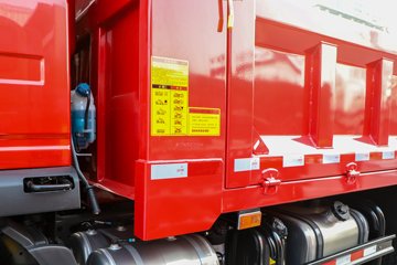 �й������ɶ����ó�V3-X 4.1L���� 200���� 4X2 ��ʿ��8�� 3.8���Ű���ж��ͼƬ