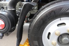 中国重汽成都商用车 V1-X 2.5L柴油 170马力 4X2 10档 AMT自动档 2.9米自卸车