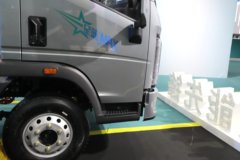 重汽豪曼 星蓝EM3 天行版 4.18米单排纯电动栏板轻卡 宁德时代140.41kWh