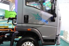 重汽豪曼 星蓝EM3 天行版 4.18米单排纯电动栏板轻卡 宁德时代140.41kWh