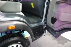 重汽豪曼 星蓝EM3 天行版 4.18米单排纯电动栏板轻卡 宁德时代140.41kWh