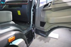 重汽豪曼 星蓝EM3 天行版 4.18米单排纯电动栏板轻卡 宁德时代140.41kWh