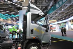 重汽豪曼牛气冲天MAX 2.5L柴油 185马力 中国重汽12档 4.15米单排仓栅式轻卡 重汽豪曼牛气冲天MAX 2.5L柴油 185马力 中国重汽12档 4.15米单排仓栅式轻卡