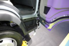 重汽豪曼牛气冲天MAX 2.5L柴油 185马力 中国重汽12档 4.15米单排仓栅式轻卡 重汽豪曼牛气冲天MAX 2.5L柴油 185马力 中国重汽12档 4.15米单排仓栅式轻卡